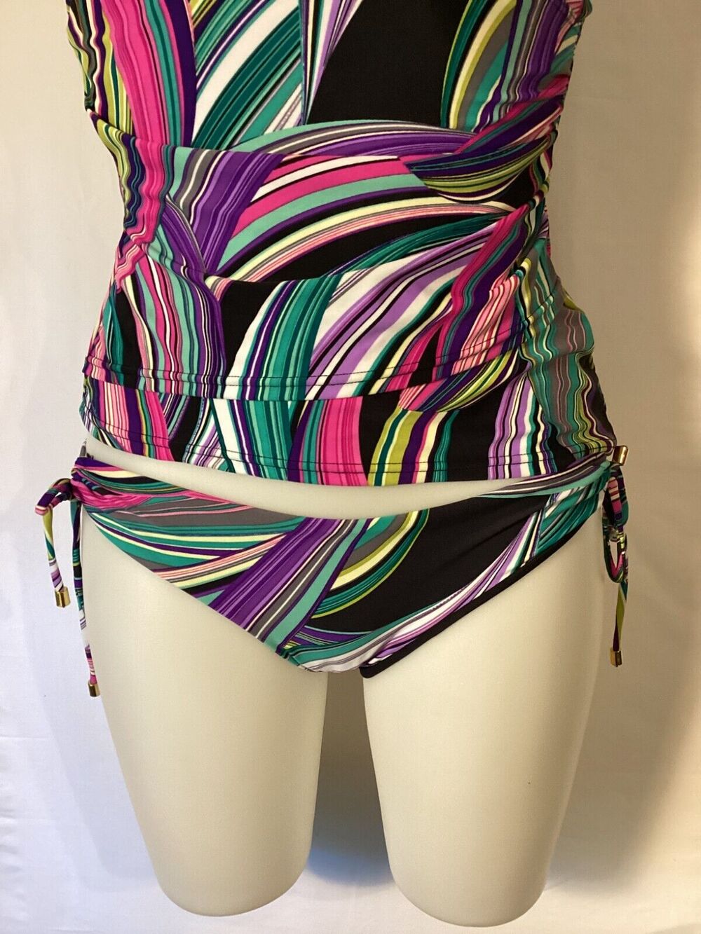 1194 NWT  Bikini  Bay  Layered Tankini and Loop Tie Side B